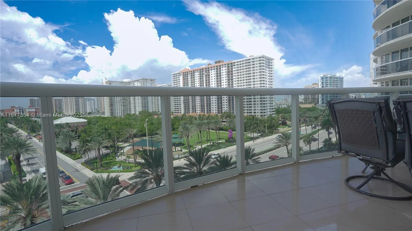 17201 Collins Ave, #706