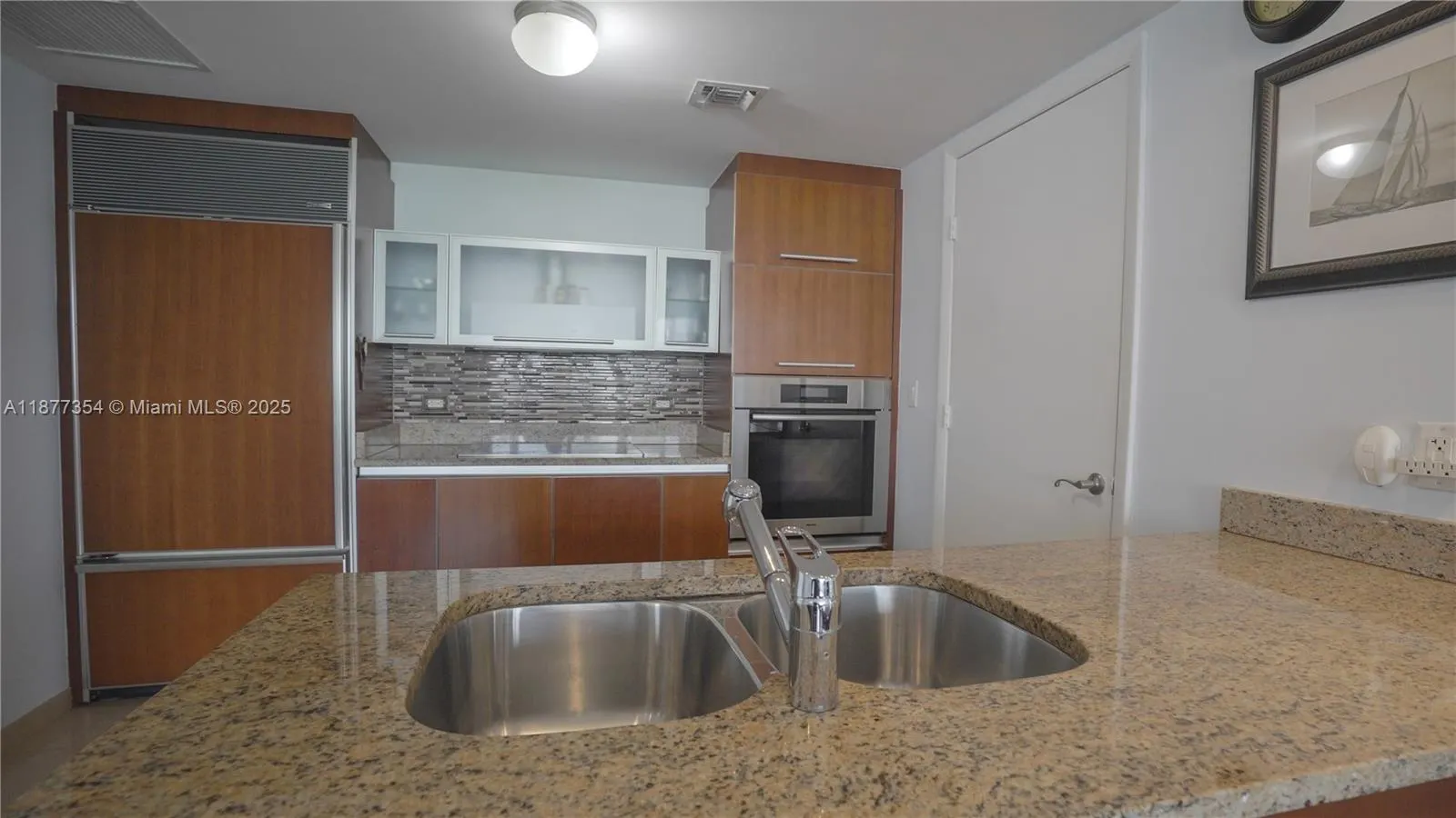 17201 Collins Ave, #706