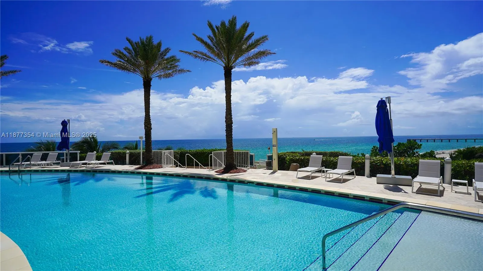 17201 Collins Ave, #706
