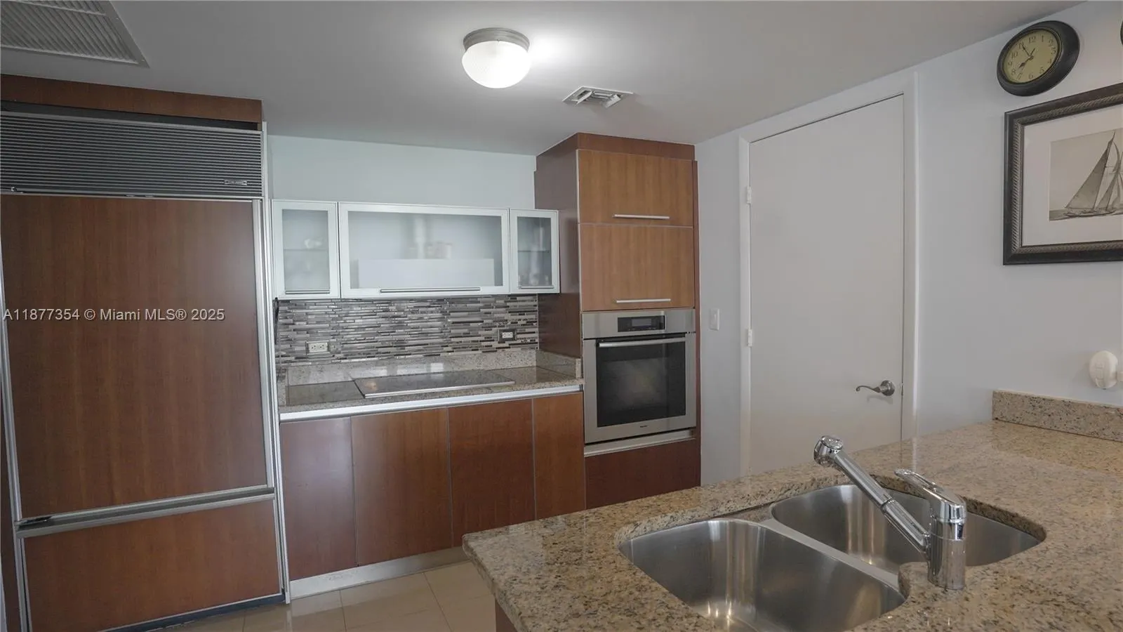 17201 Collins Ave, #706