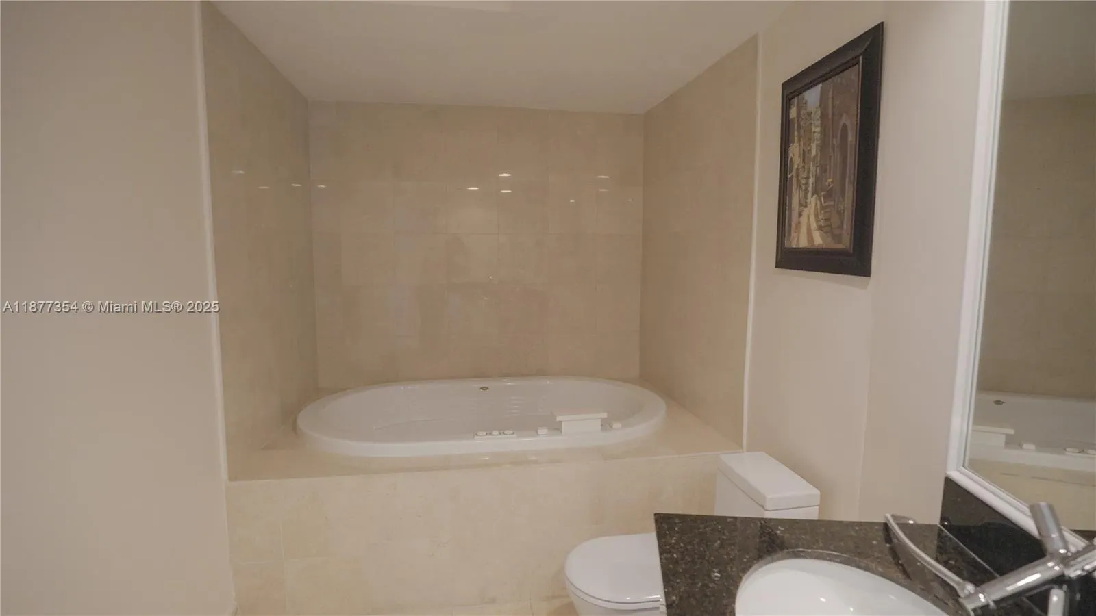 17201 Collins Ave, #706