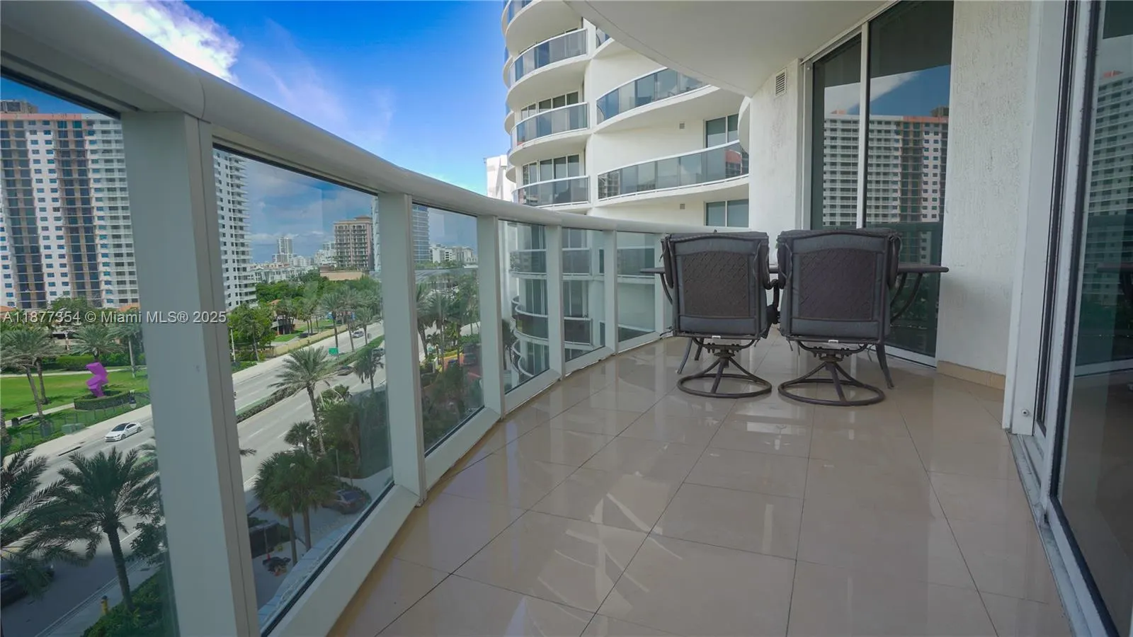 17201 Collins Ave, #706