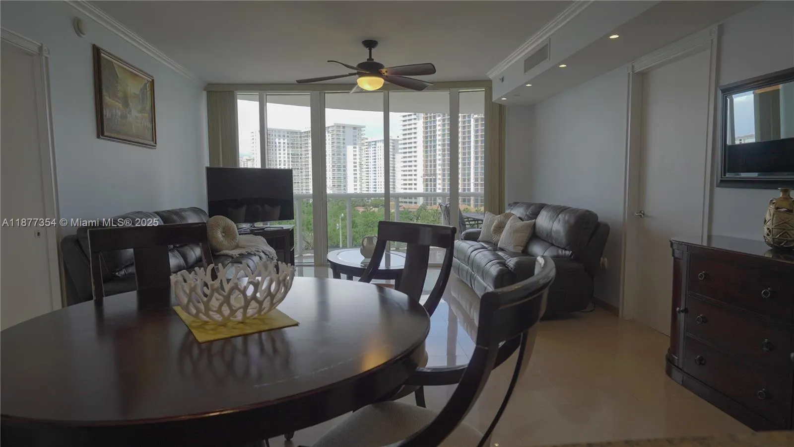 17201 Collins Ave, #706