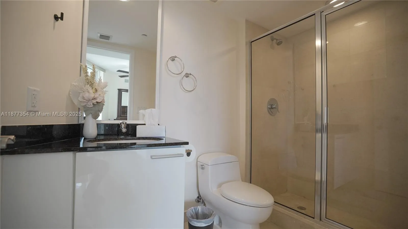 17201 Collins Ave, #706