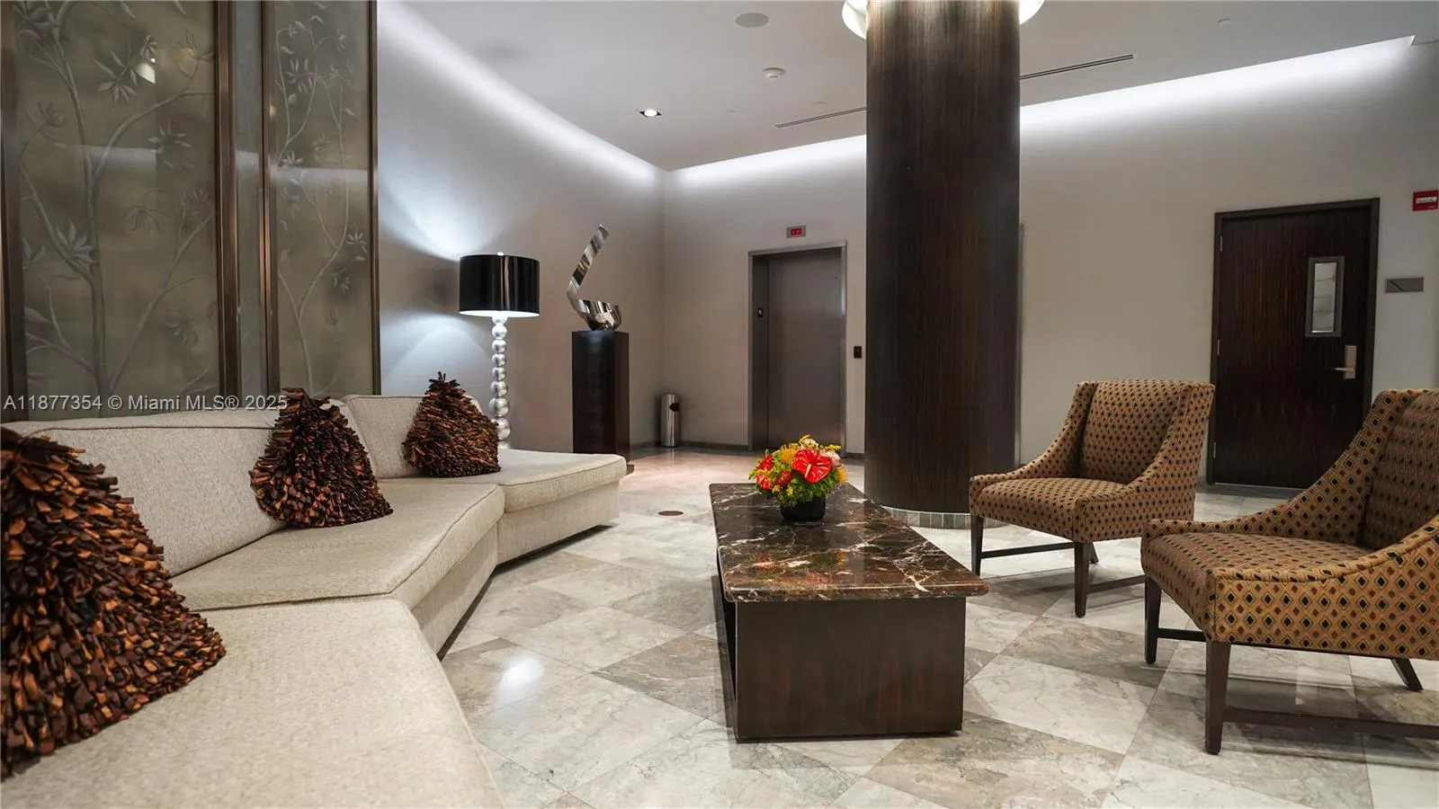 17201 Collins Ave, #706
