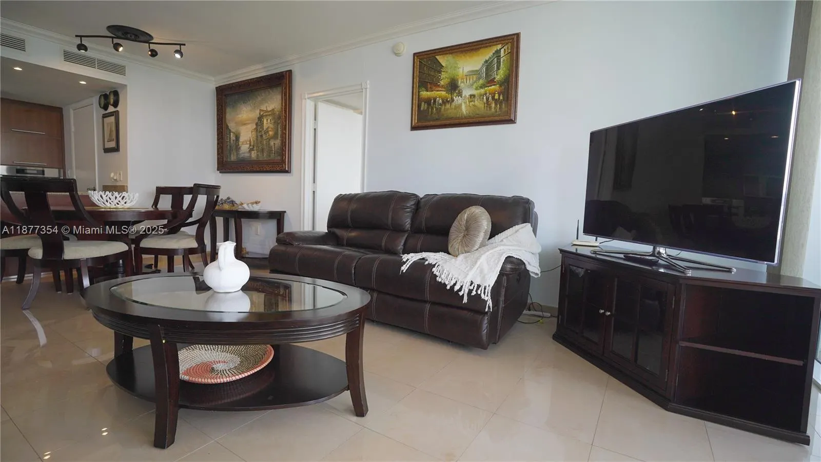 17201 Collins Ave, #706