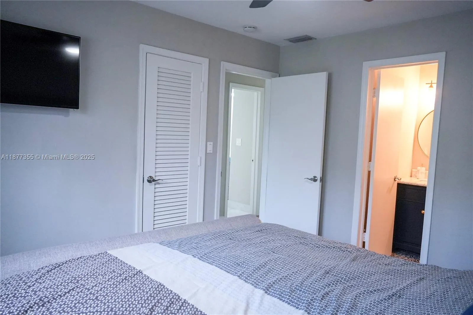 4401 NW 45th St