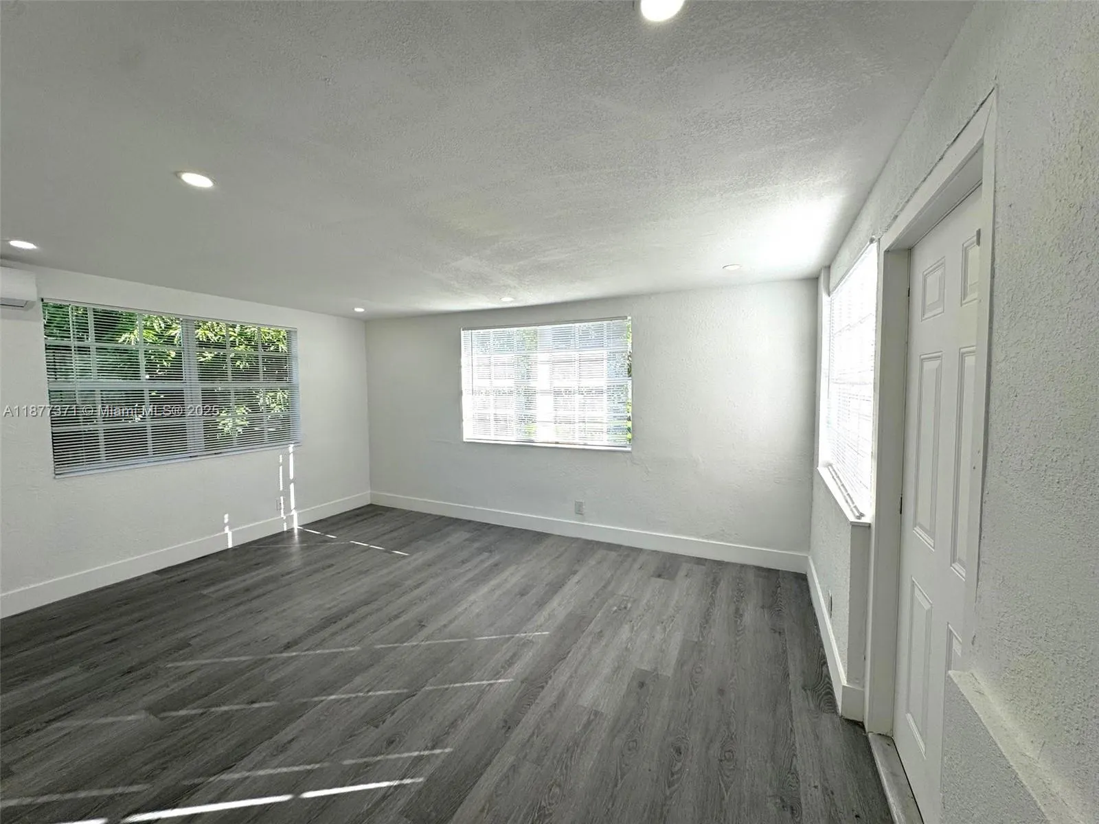 9221 Broad Manor Rd