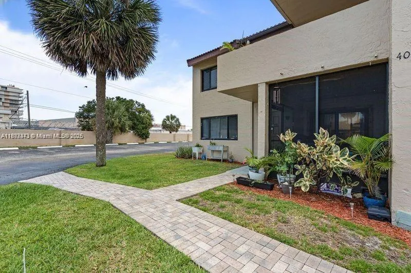 1145 N Shannon, #39