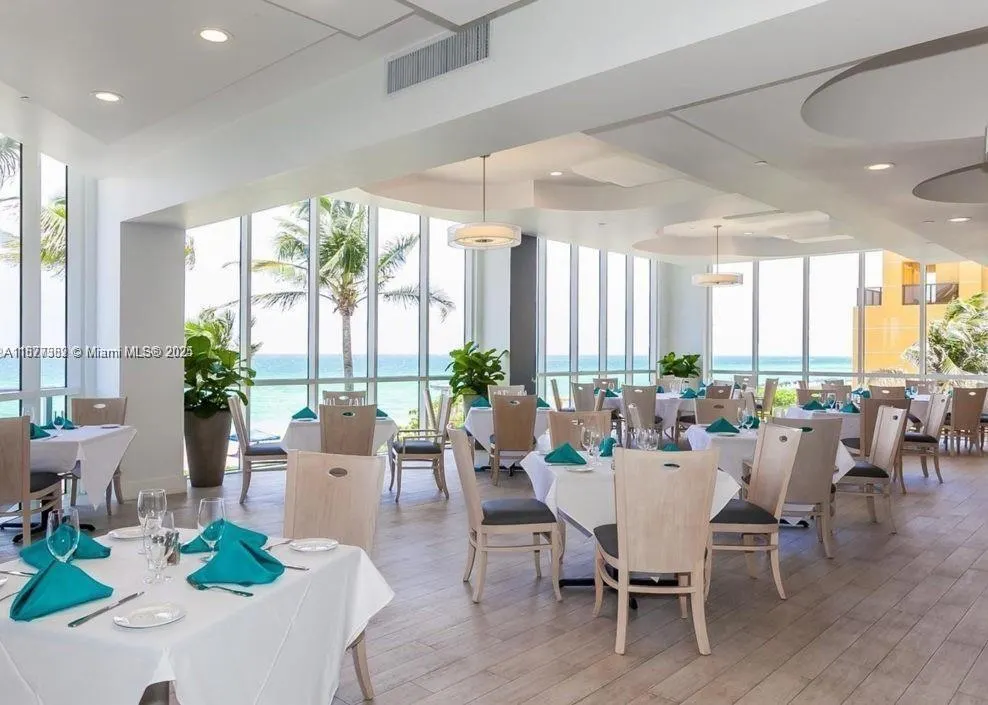 16445 Collins Ave, #526