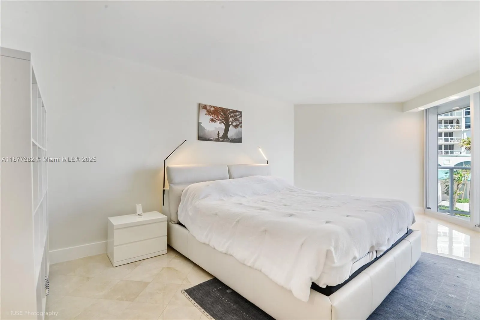 16445 Collins Ave, #526