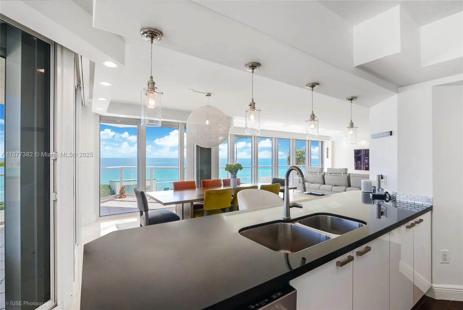16445 Collins Ave, #526