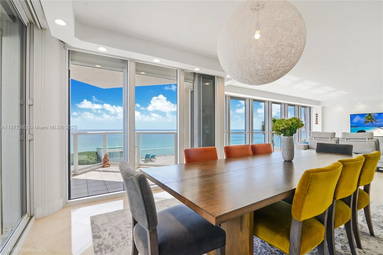 16445 Collins Ave, #526