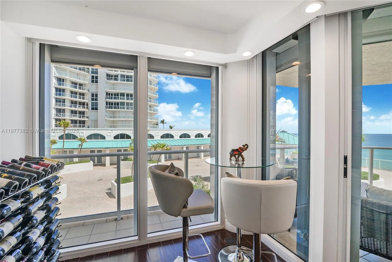 16445 Collins Ave, #526