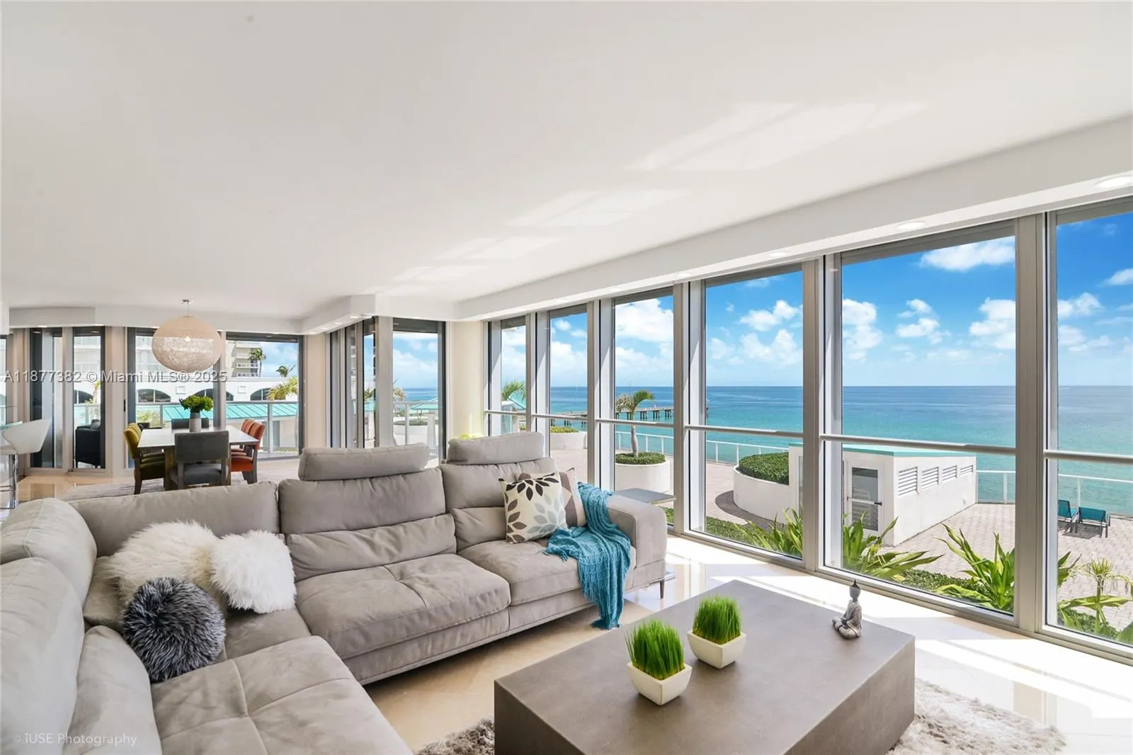 16445 Collins Ave, #526