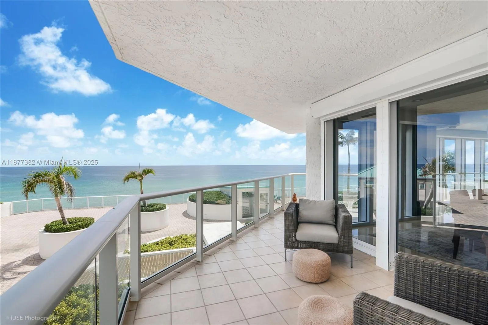 16445 Collins Ave, #526