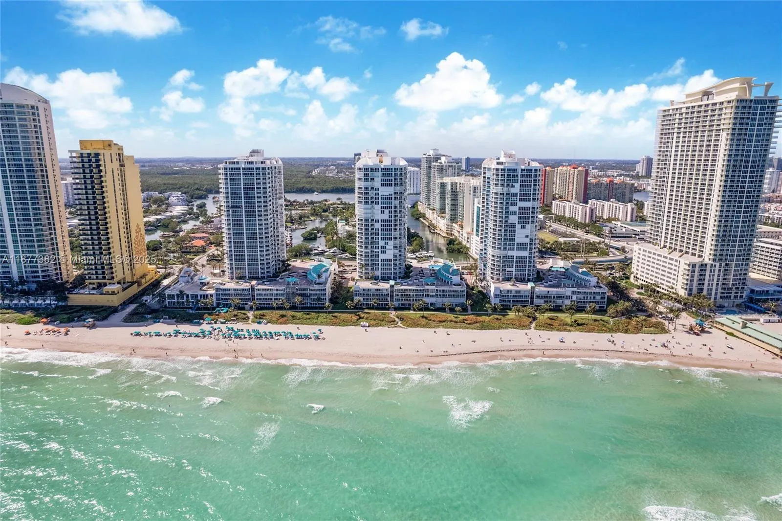16445 Collins Ave, #526
