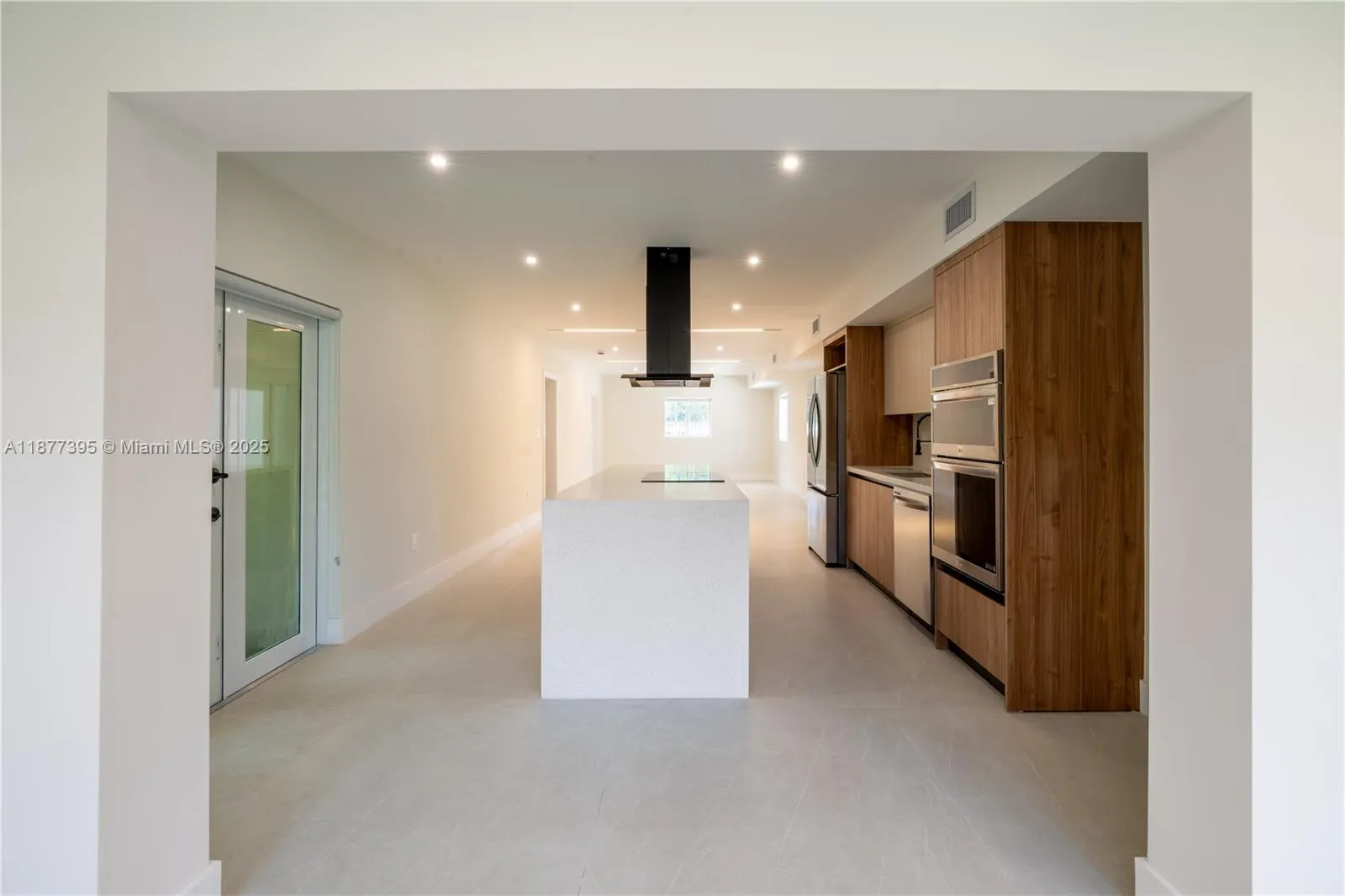 323 NW 104th Ter
