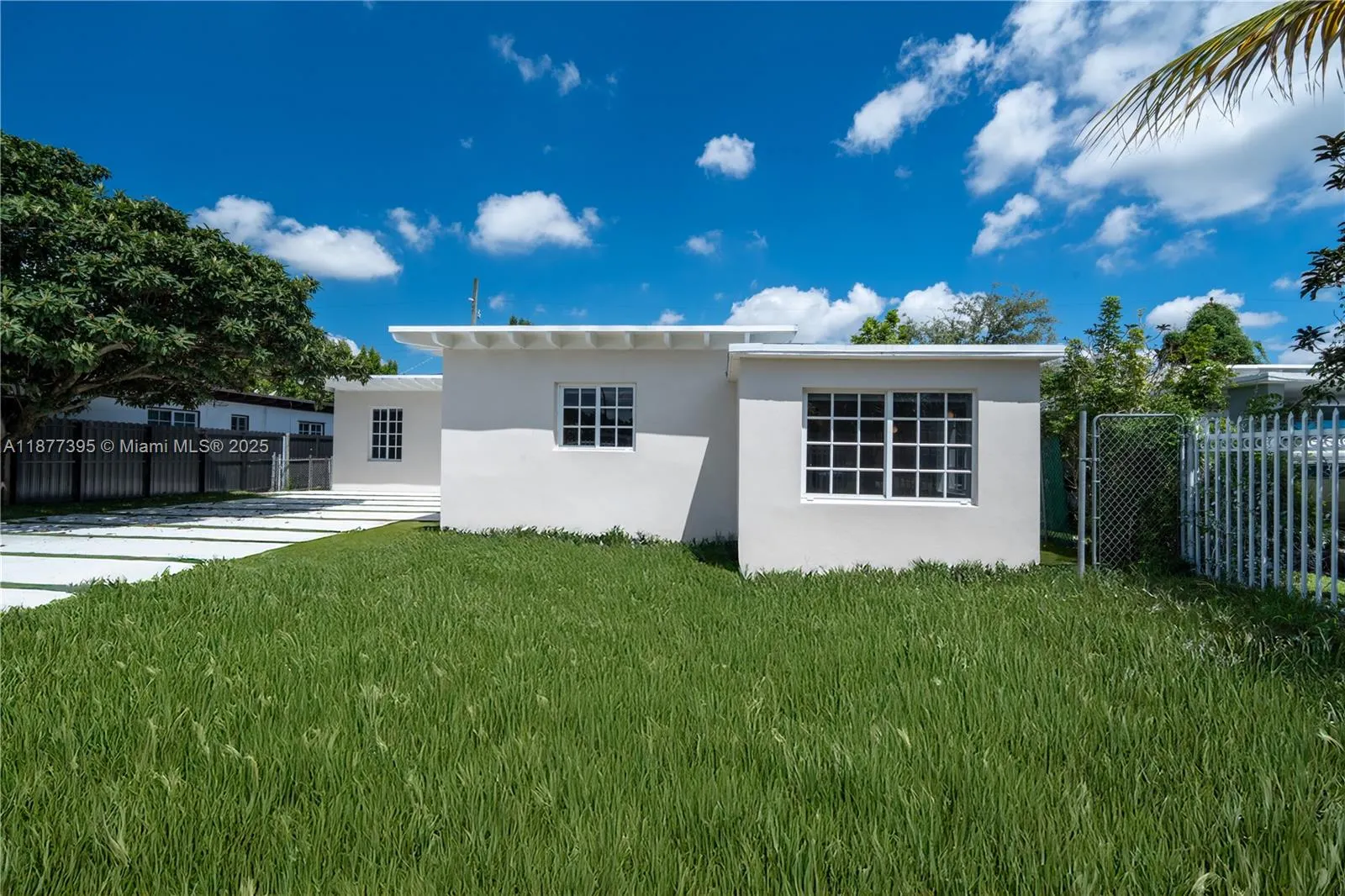 323 NW 104th Ter