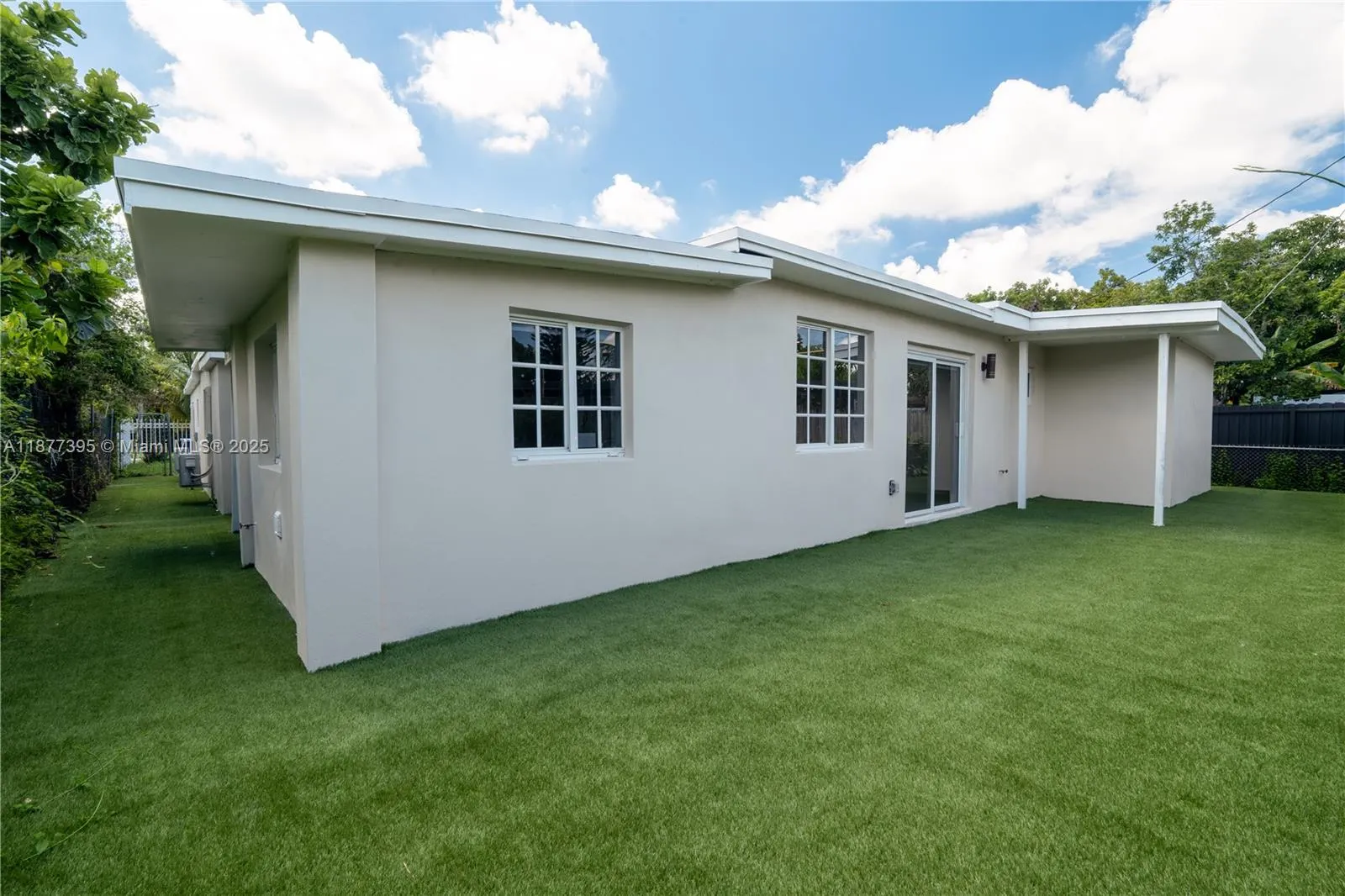 323 NW 104th Ter