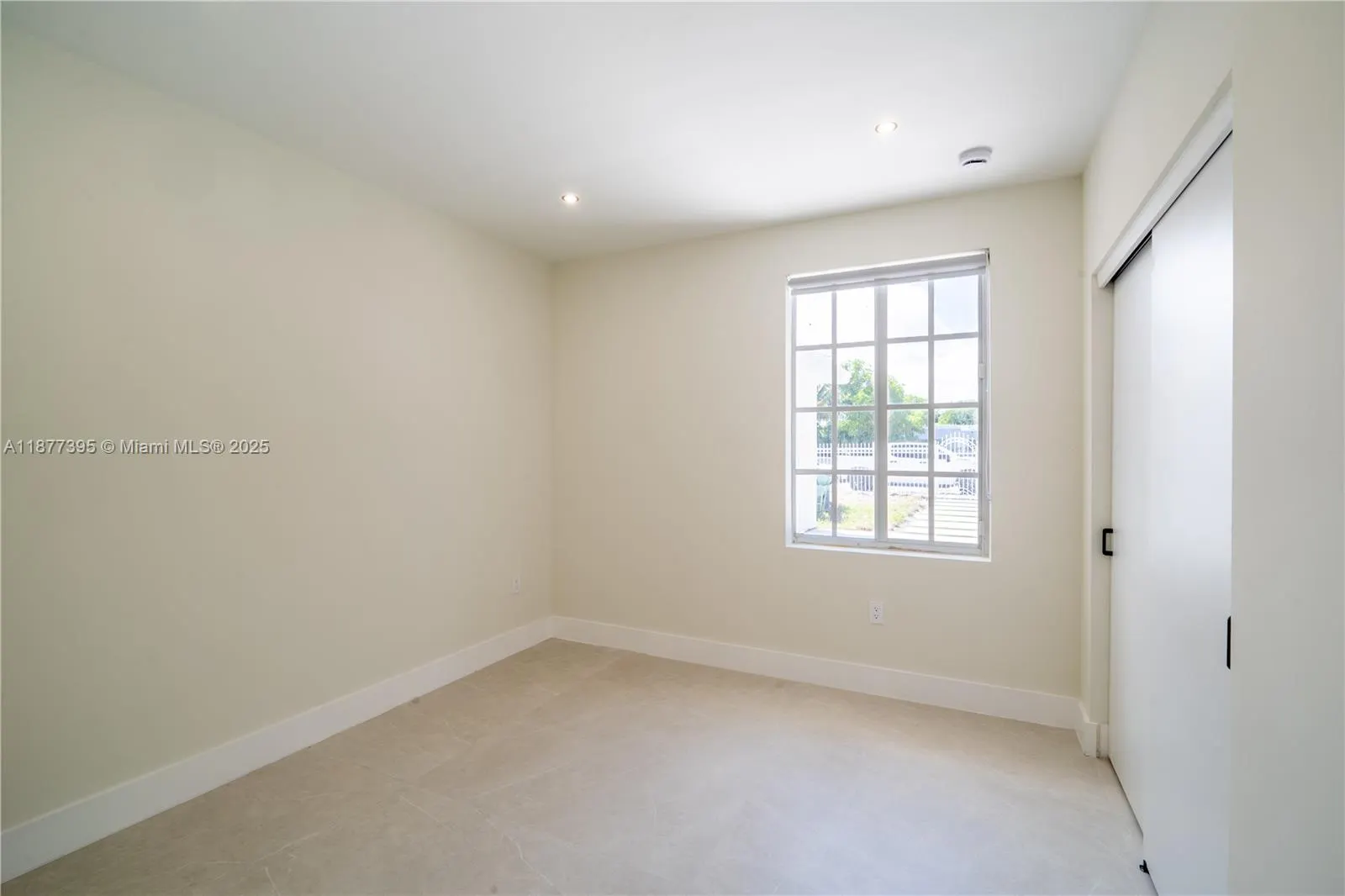 323 NW 104th Ter