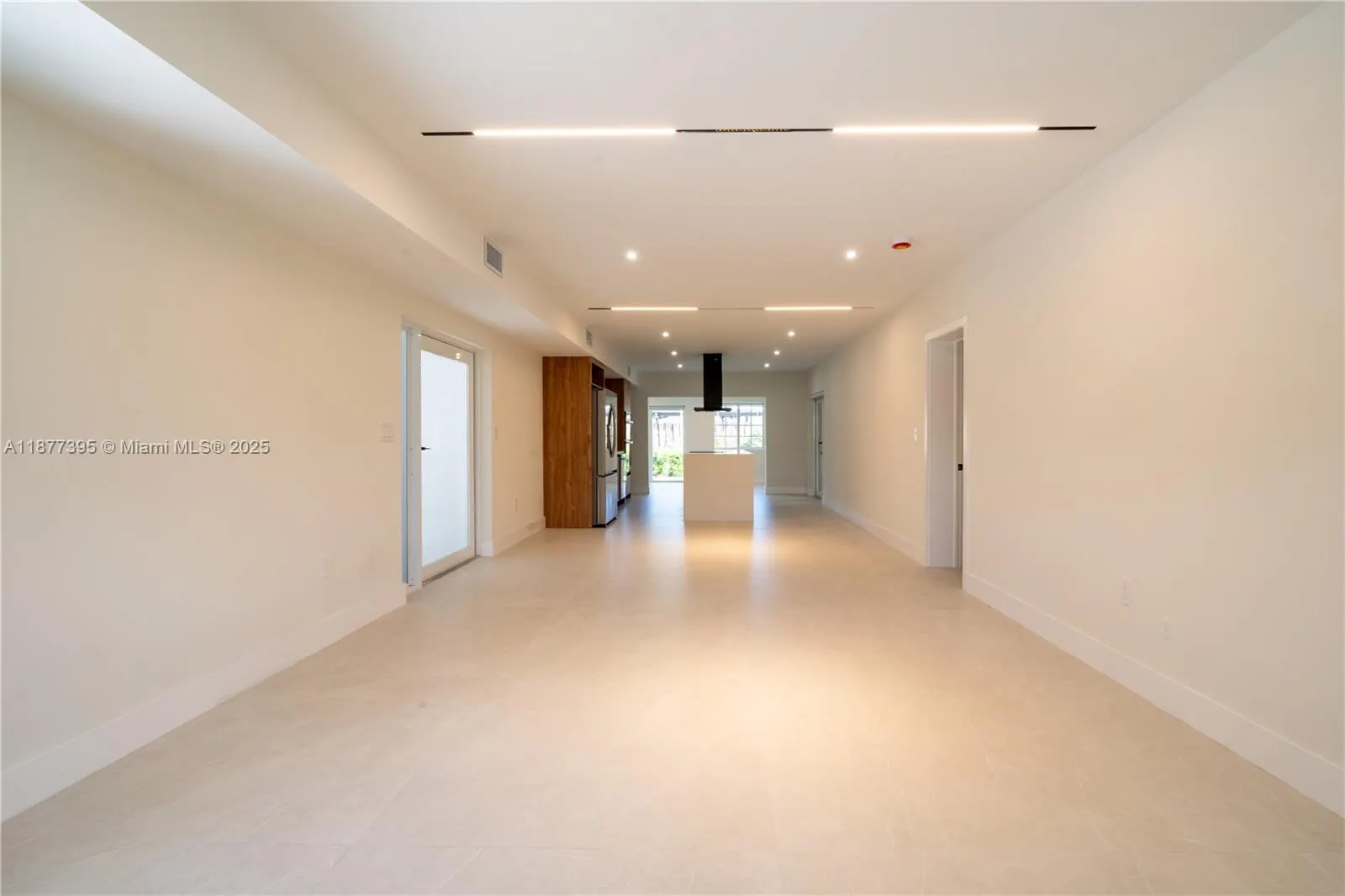 323 NW 104th Ter