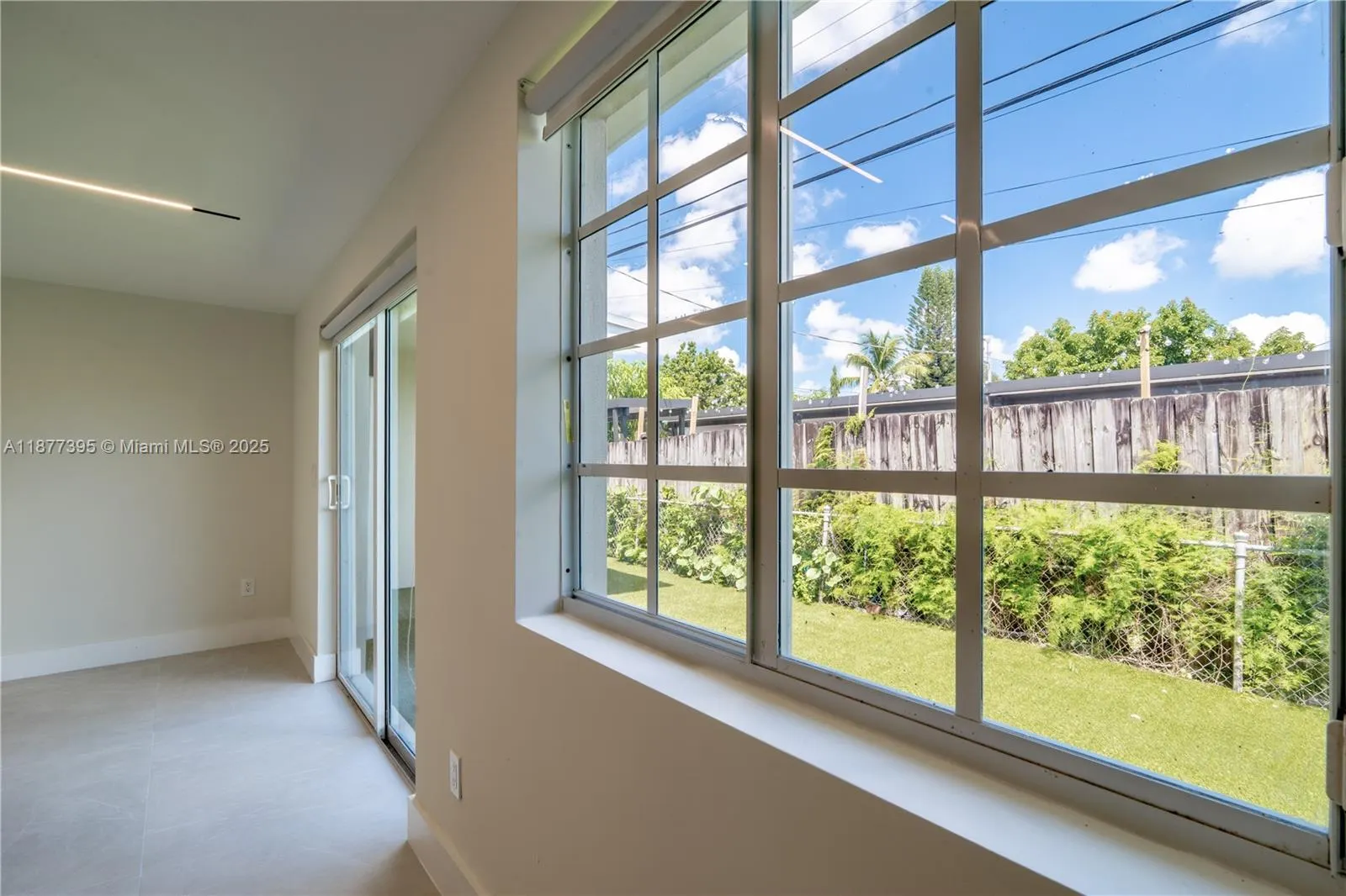 323 NW 104th Ter