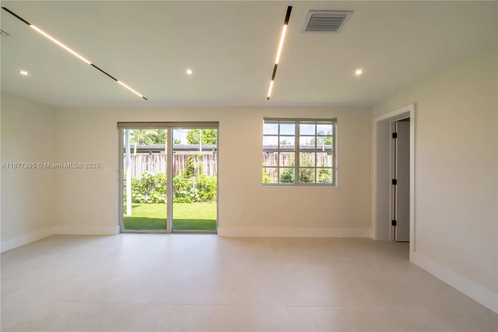 323 NW 104th Ter