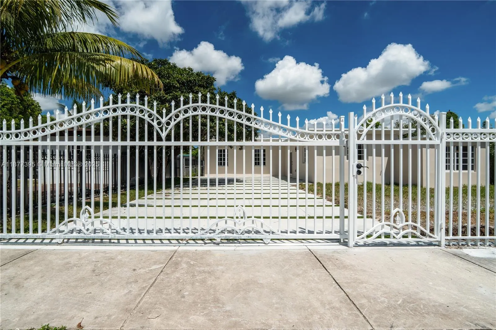 323 NW 104th Ter