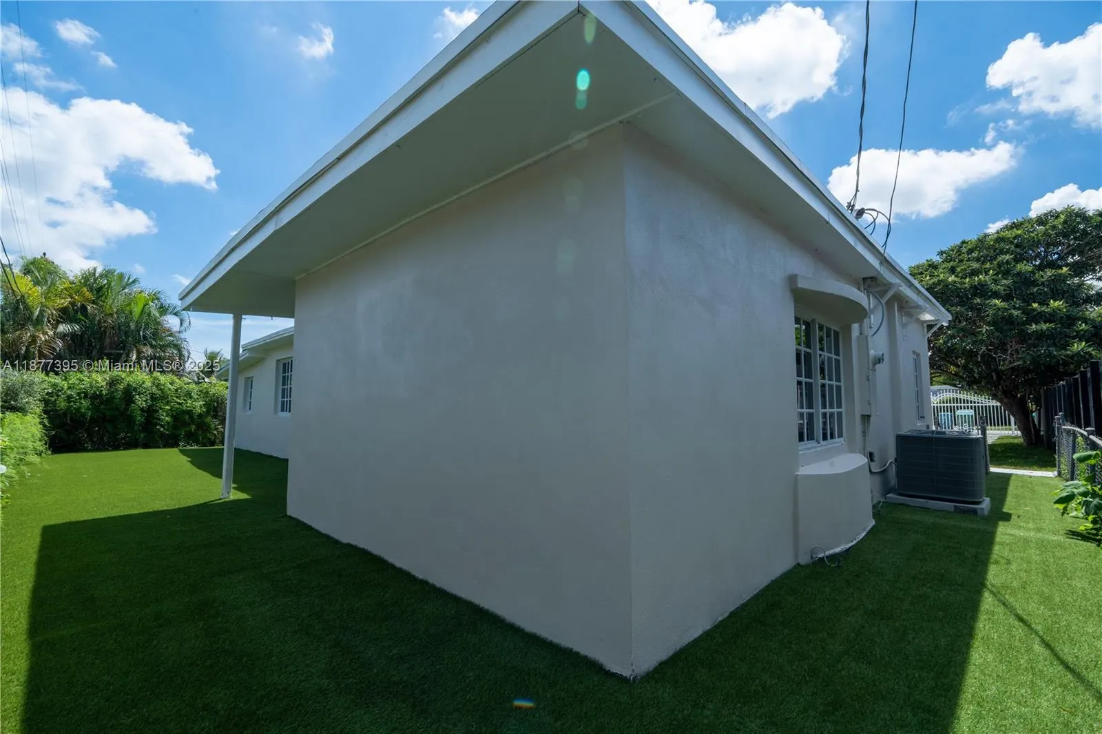 323 NW 104th Ter