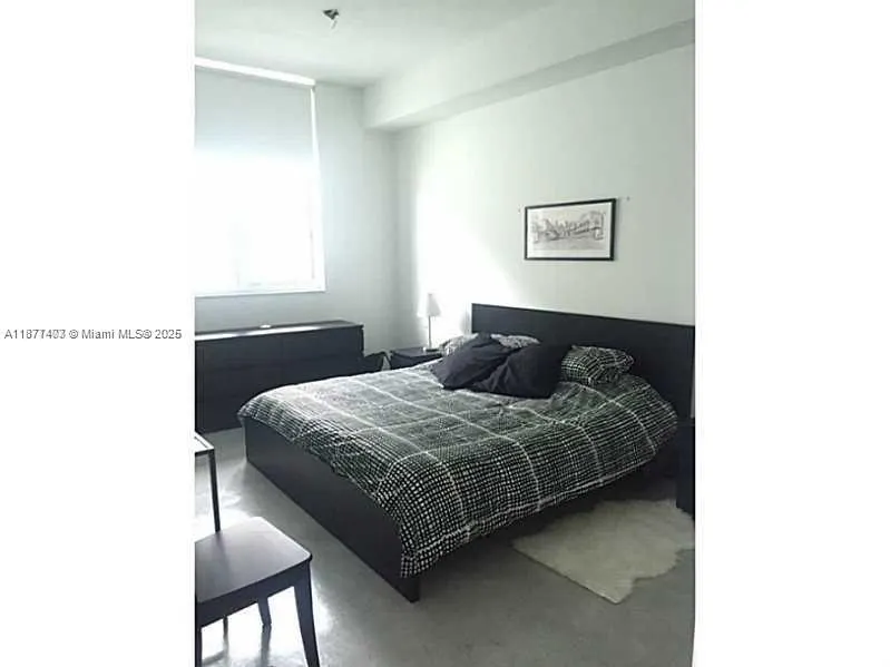 234 NE 3rd St, #902