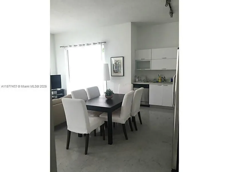 234 NE 3rd St, #902
