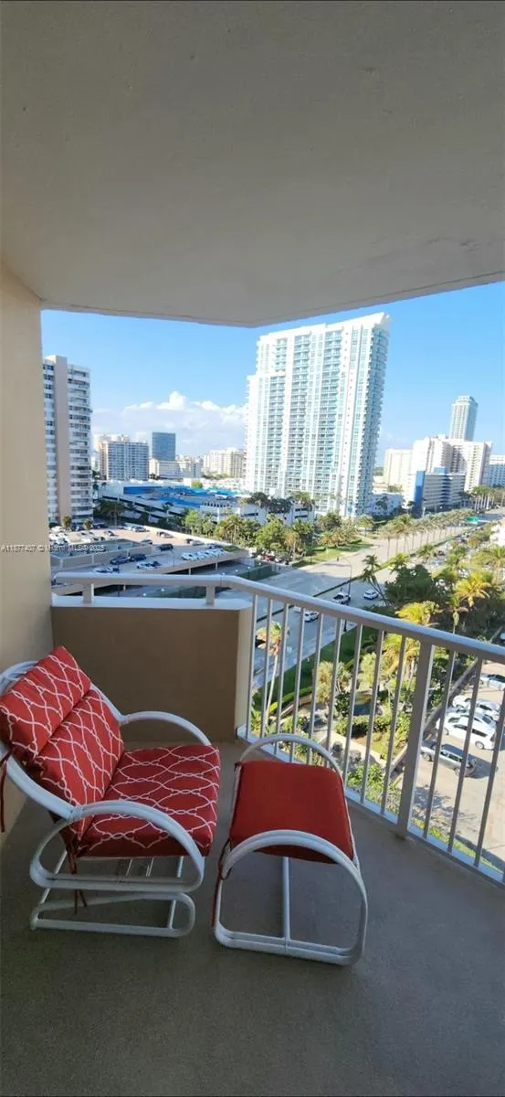 1980 S Ocean Dr, #9M