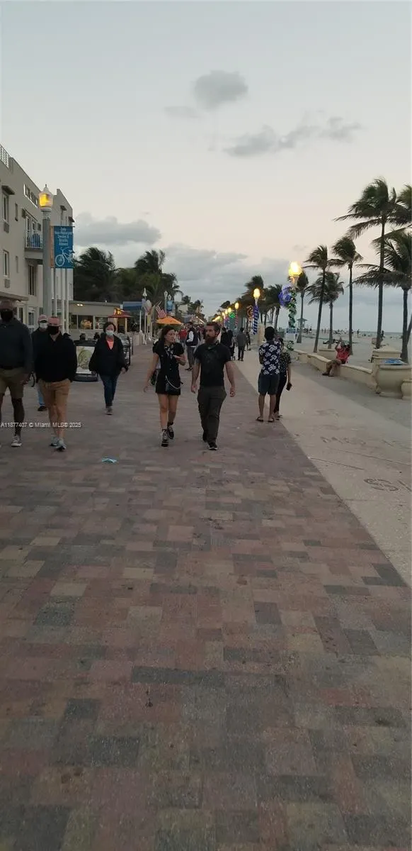 1980 S Ocean Dr, #9M