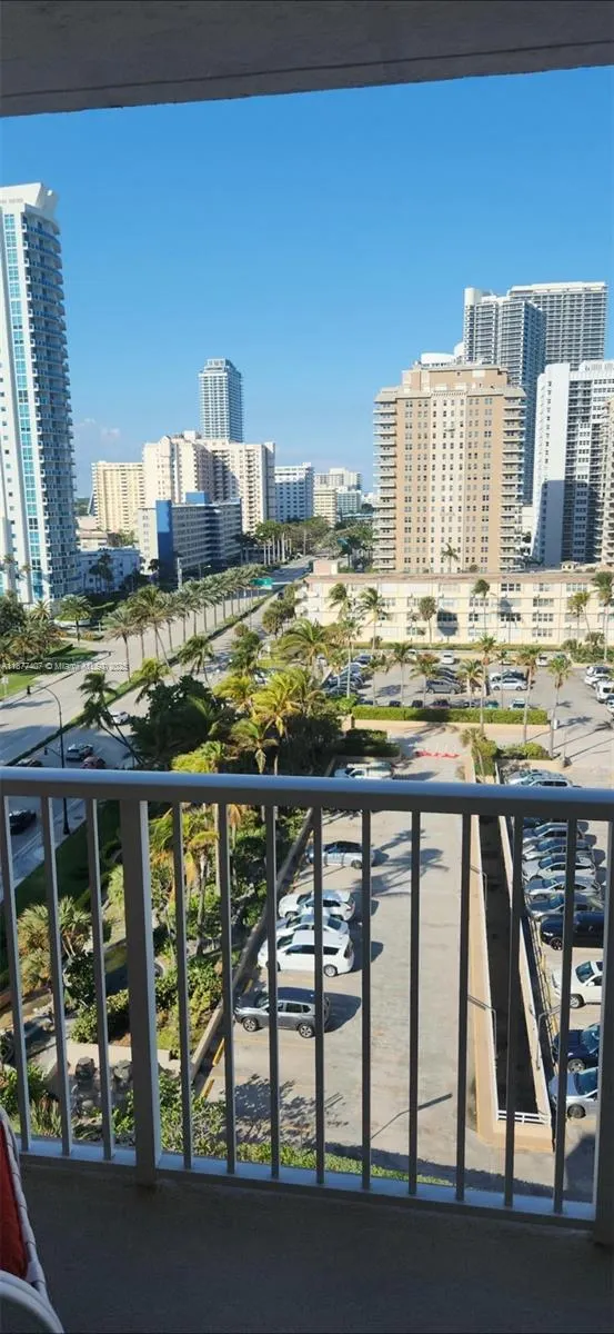 1980 S Ocean Dr, #9M