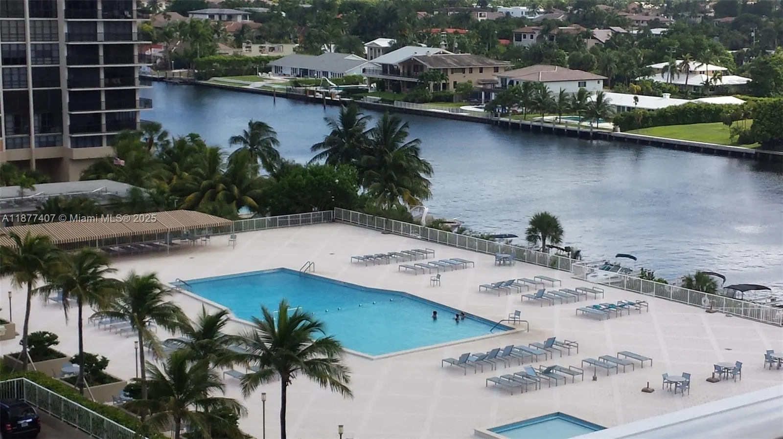 1980 S Ocean Dr, #9M