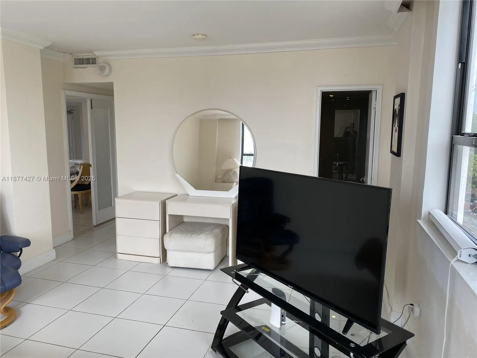 10185 Collins Ave, #319