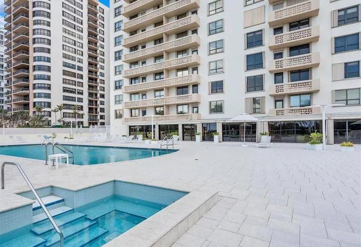 10185 Collins Ave, #319