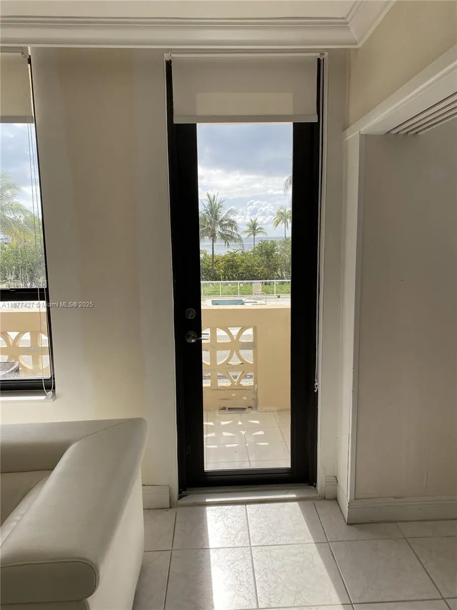 10185 Collins Ave, #319