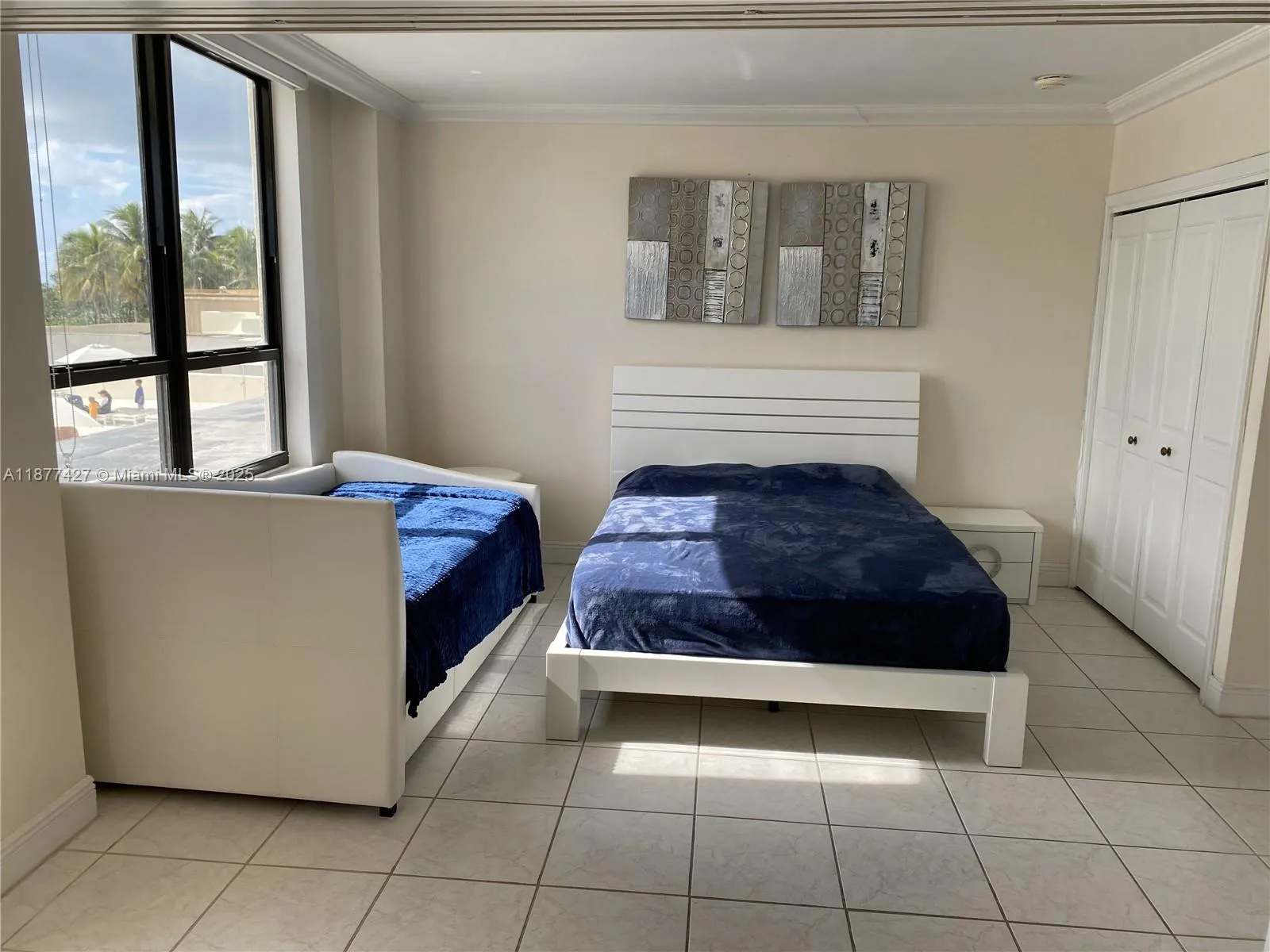 10185 Collins Ave, #319