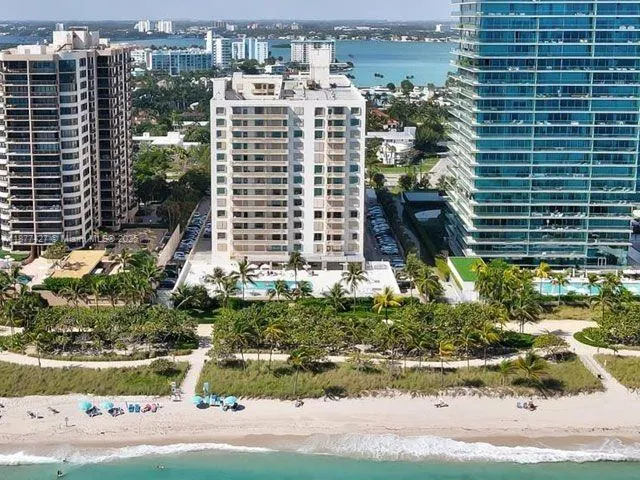 10185 Collins Ave, #319