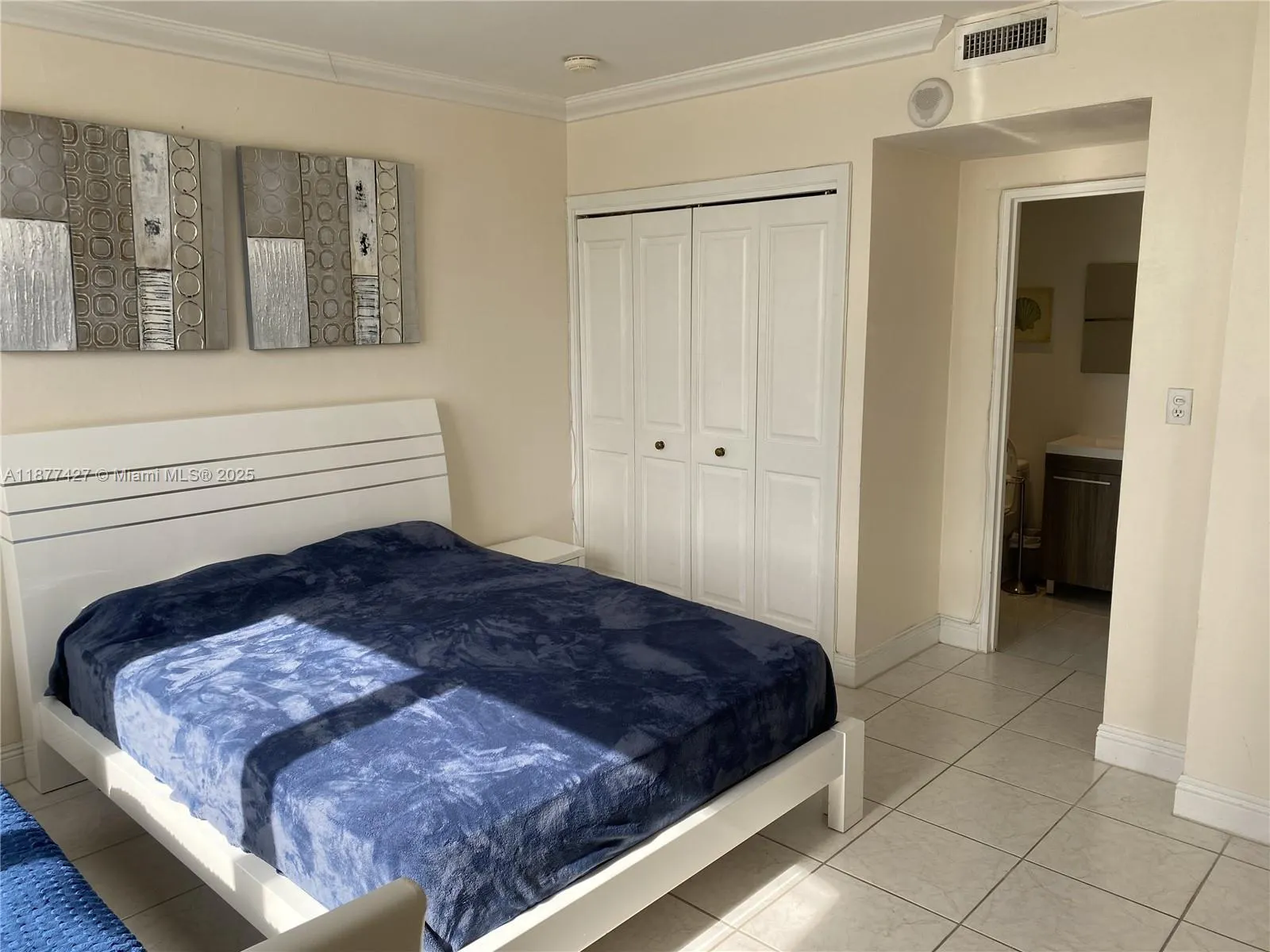 10185 Collins Ave, #319