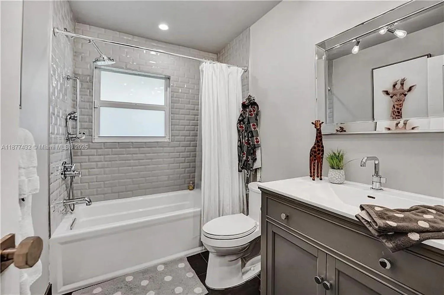 2306 NE 15th Ave