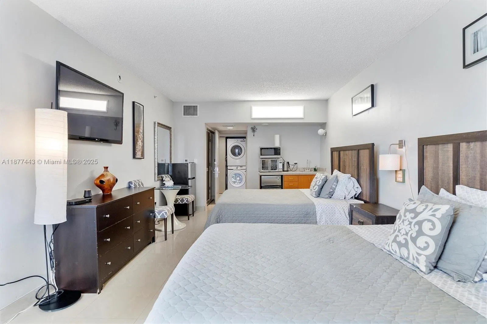 17375 Collins Ave, #1507