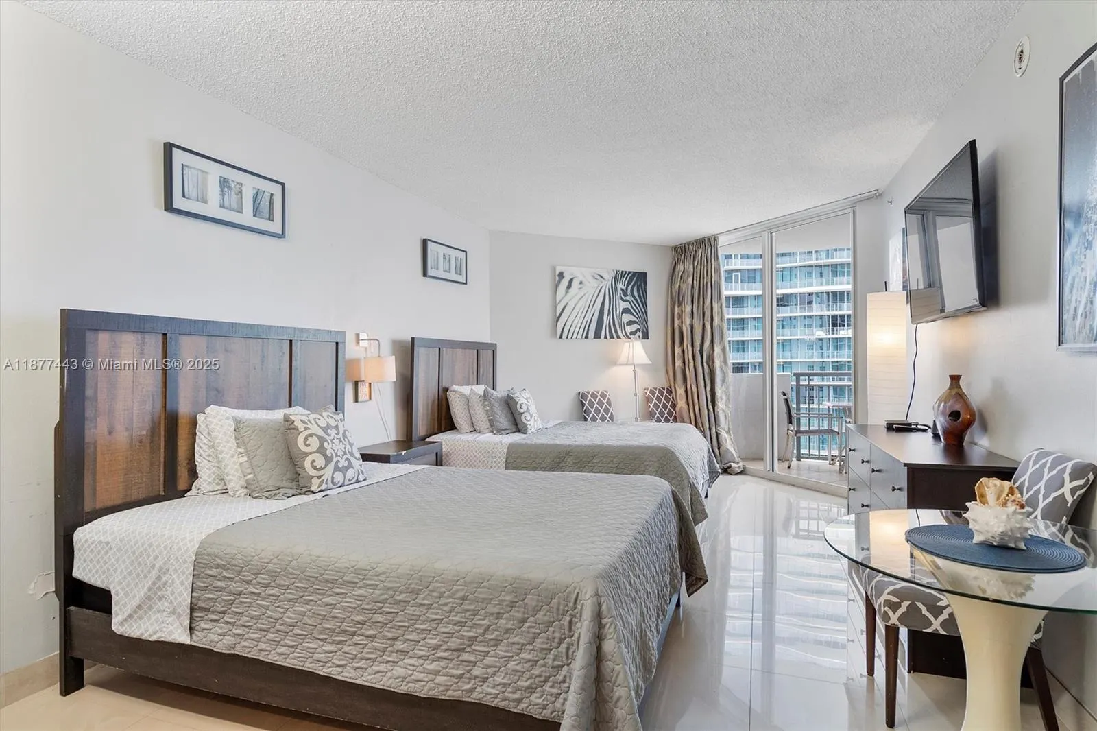 17375 Collins Ave, #1507
