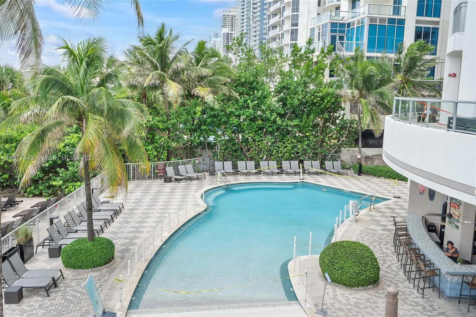 17375 Collins Ave, #1507