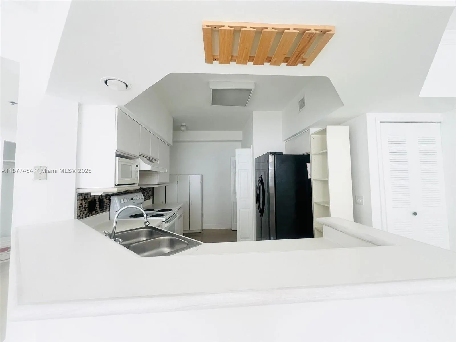 3235 NE 184th St, #11203