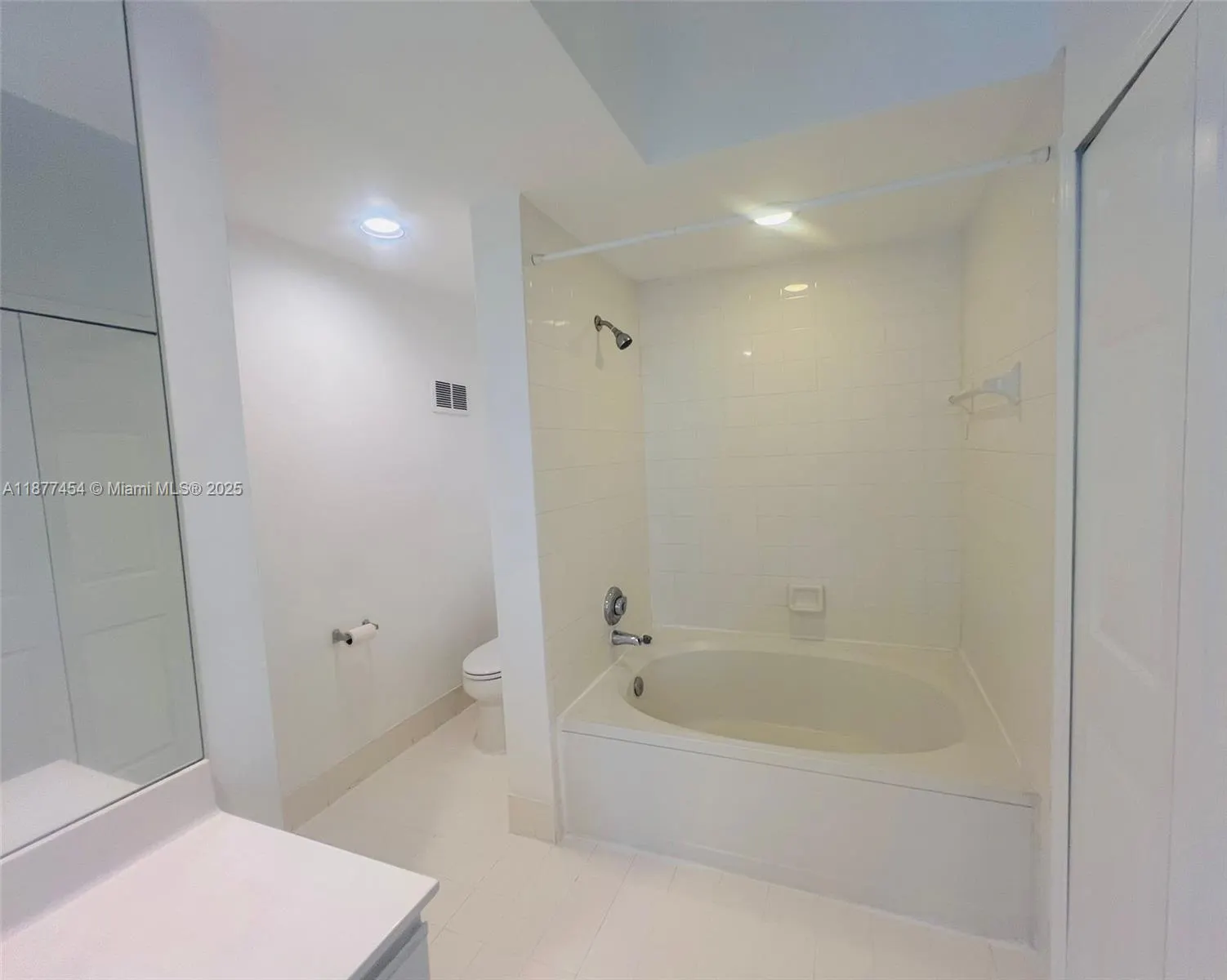 3235 NE 184th St, #11203