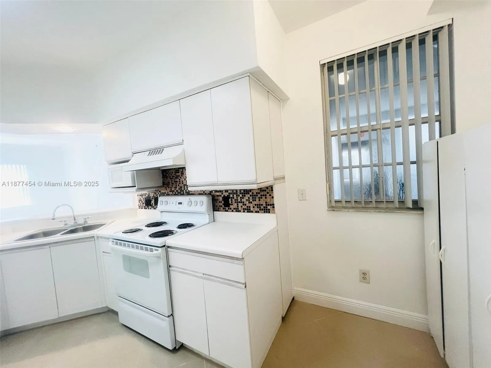 3235 NE 184th St, #11203