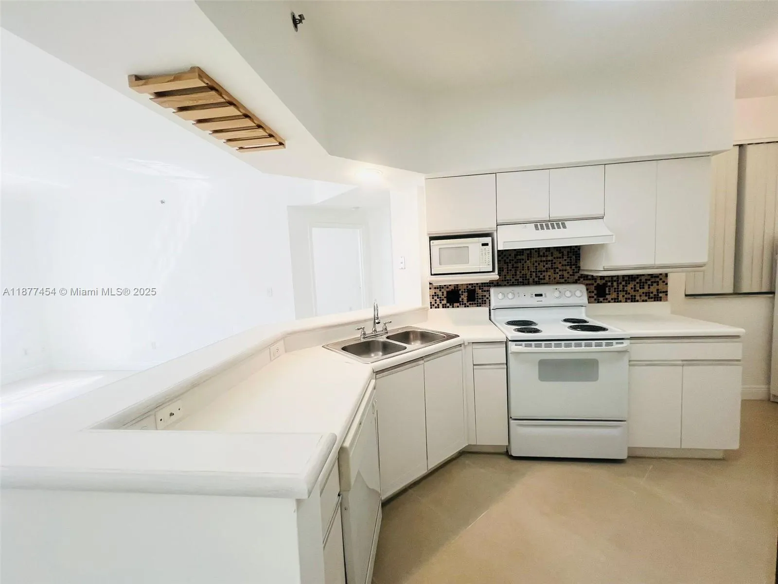 3235 NE 184th St, #11203